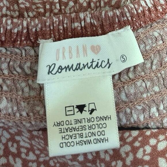 Urban Romantics Pink Floral Flutter Sleeve Cutout Peplum Crop Blouse Top Size S - Picture 3 of 4